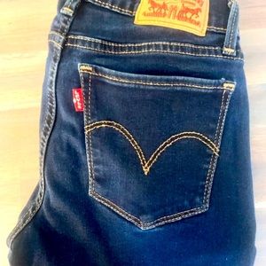 Levi’s 710 super skinny, size 24